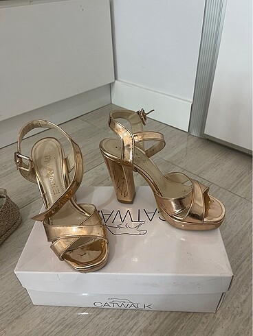 Deichmann Gold Topuklu Ayakkabı