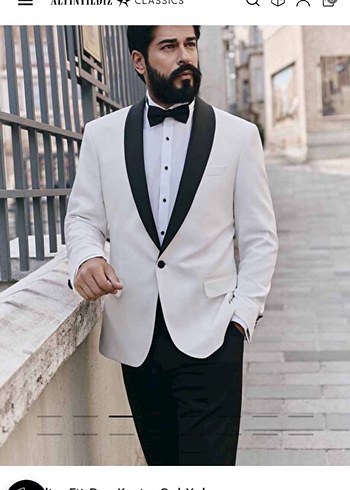 Beyaz Parlak Düğmeli Damat Takımı
