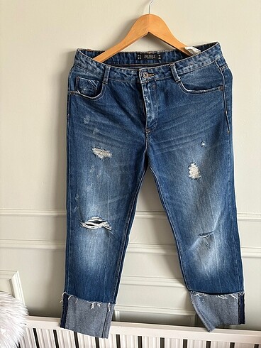 Zara jean çok iyi durumda 1 kere giyildi