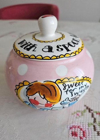 Pembe Puantiyeli Seramik Şekerlik