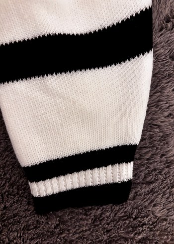 Kadın Beyaz Siyah Çizgili Boğazlı Kazak - Görsel 6