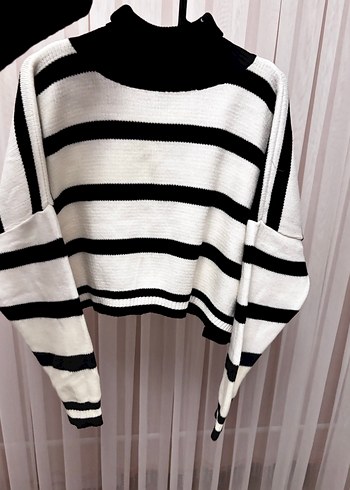 Kadın Beyaz Siyah Çizgili Boğazlı Kazak - Görsel 5