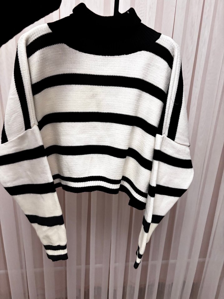 Kadın Beyaz Siyah Çizgili Boğazlı Kazak - Görsel 5