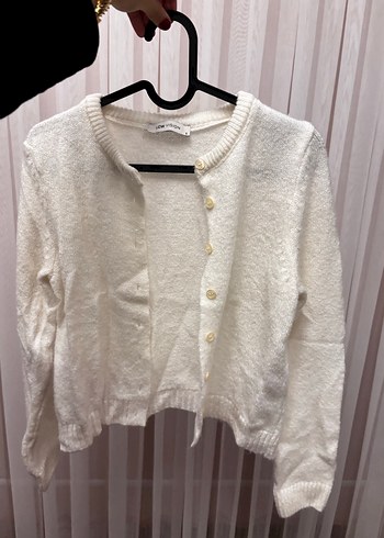 Düğmeli Beyaz Kadın Hırka - Görsel 3