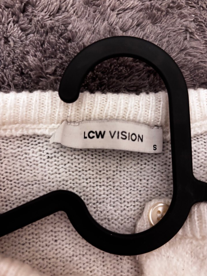 Düğmeli Beyaz Kadın Hırka - Görsel 2