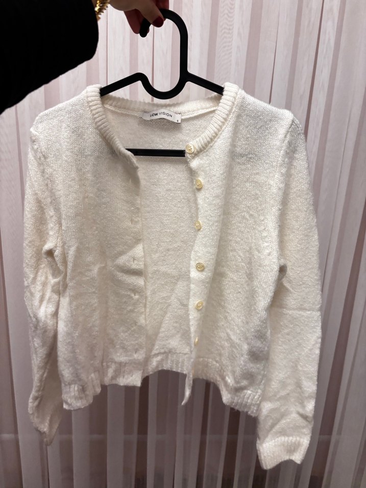 Düğmeli Beyaz Kadın Hırka - Görsel 3