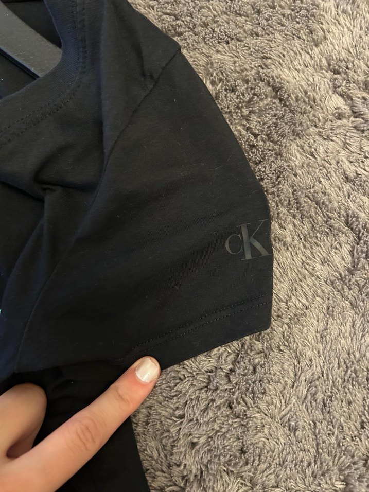 Calvin Klein Jeans Siyah V Yaka Tişört - Görsel 3