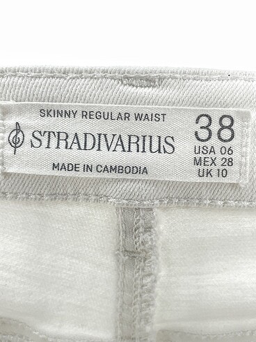 38 Beden beyaz Renk Stradivarius Jean / Kot %70 İndirimli.