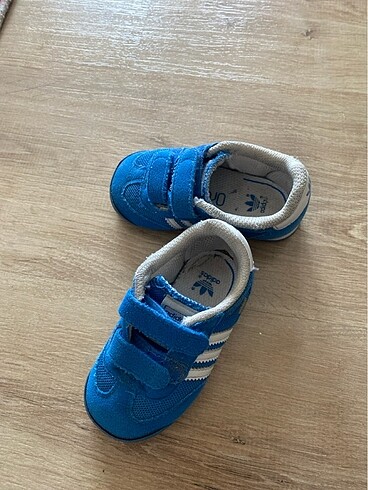 Orijinal Adidas