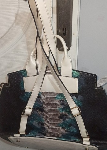 Gri Deri Yılan Desenli Zincir Detaylı Çanta - Görsel 2