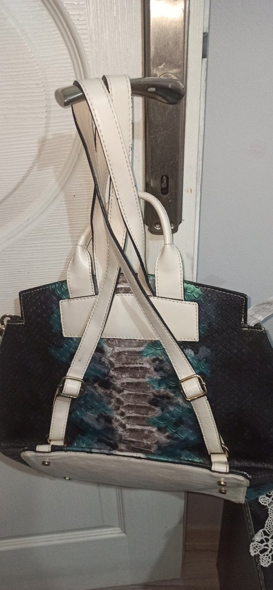 Gri Deri Yılan Desenli Zincir Detaylı Çanta - Görsel 2