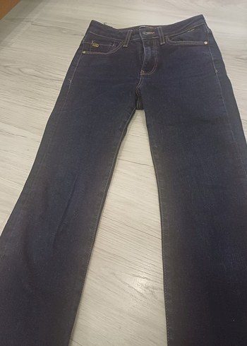 28 Beden Kadın Lacivert Kemerli Dar Kesim Midi Jean