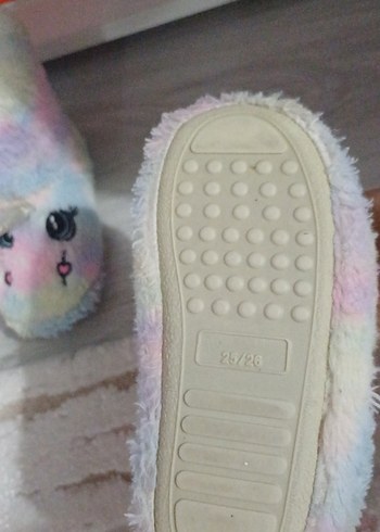 LC Waikiki Kızlar için Renkli Bağlama Desenli Peluş Terlik