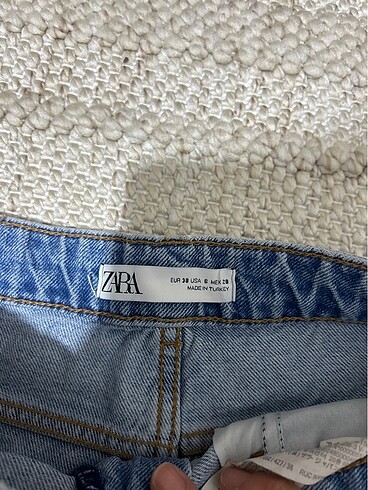 Zara Paçaları püsküllü şort