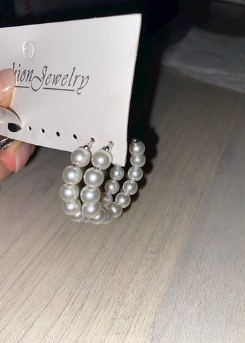 Diğer Boncuk Detaylı Halka Küpe