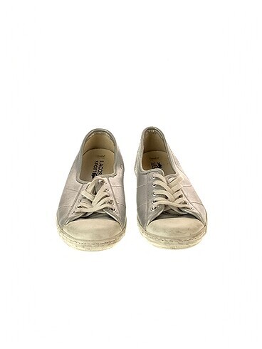 37 Beden Lacoste Babet %70 İndirimli.