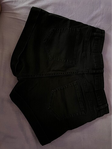 38 Beden H&m siyah şort