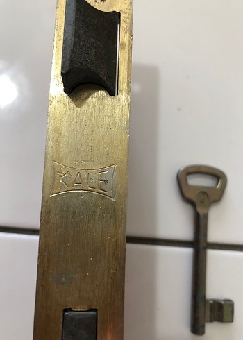  Beden Kilit Mekanizması Kırmızı Metal Gövde