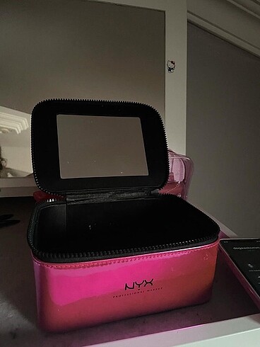 NYX nyc makyaj cantasi