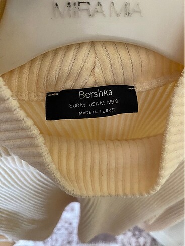 m Beden Bershka krem rengi kazak