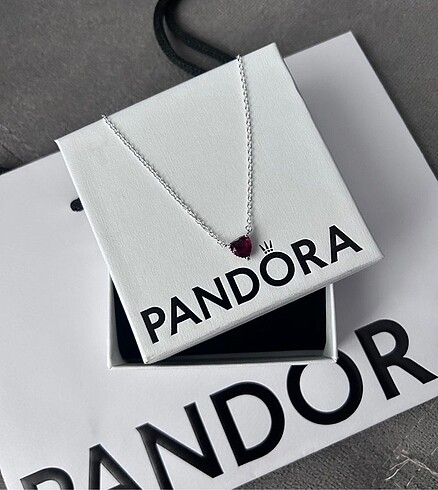 Pandora kırmızı kalp kolye