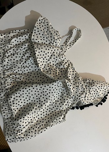 11-12 Yaş Beden Puantiye Desenli Fırfırlı Kız Bluzu