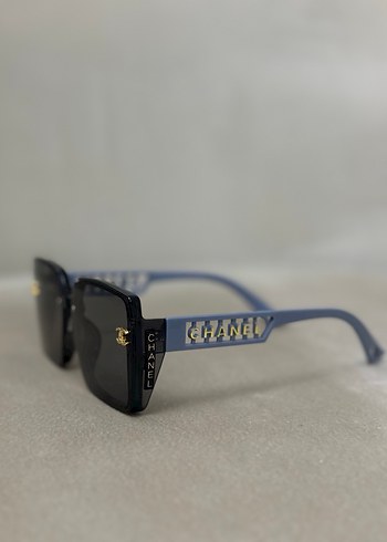 Zincir Detaylı Siyah Kadın Güneş Gözlüğü - Görsel 2