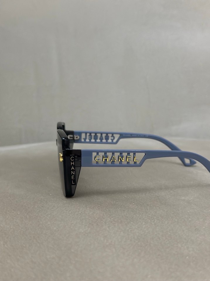 Zincir Detaylı Siyah Kadın Güneş Gözlüğü - Görsel 4