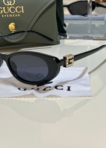 Gucci Parlak Siyah Tokalı Kadın Gözlüğü - Görsel 3