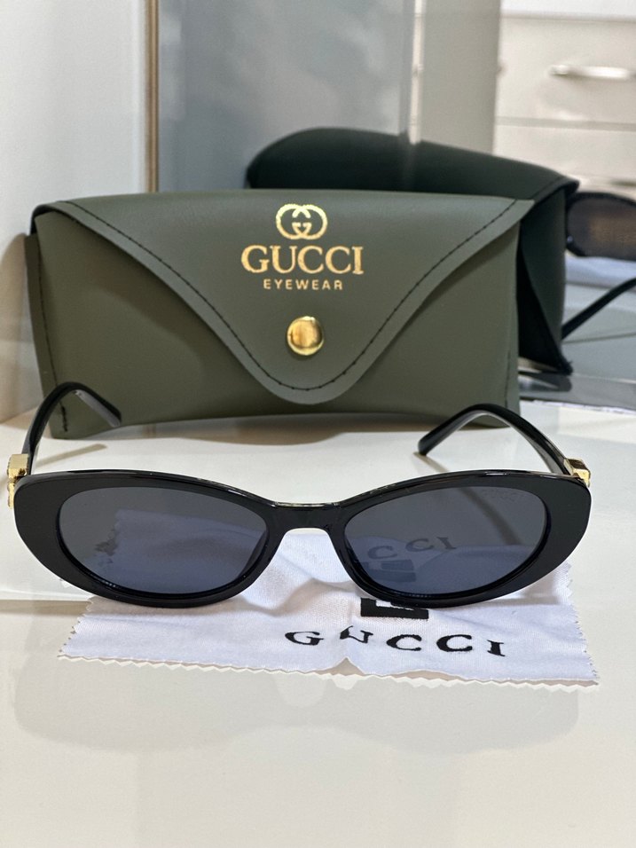 Gucci Parlak Siyah Tokalı Kadın Gözlüğü - Görsel 2