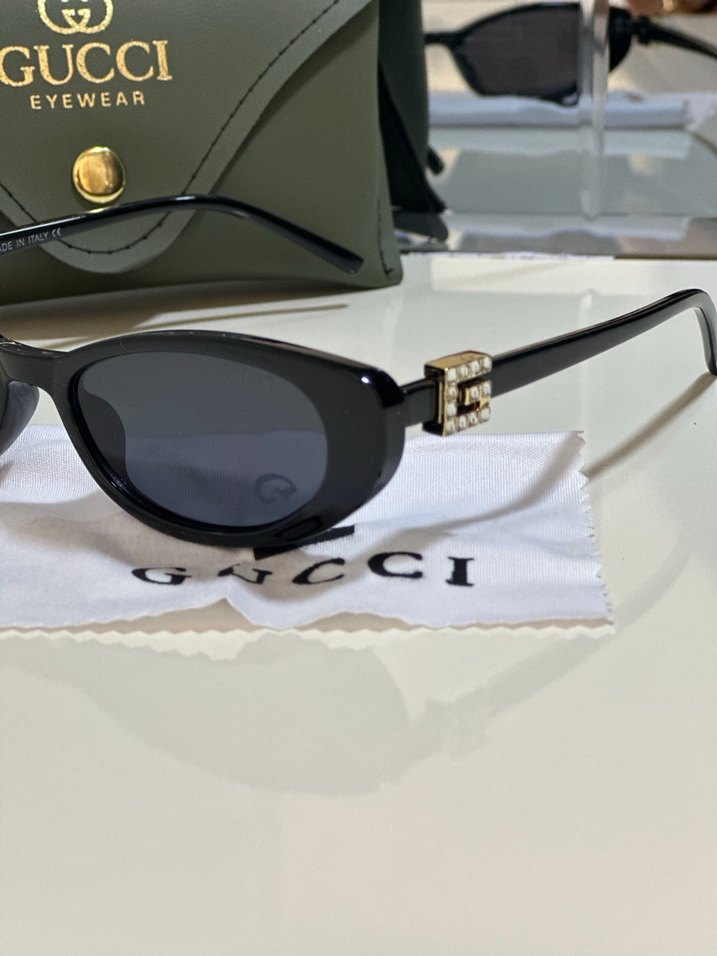Gucci Parlak Siyah Tokalı Kadın Gözlüğü - Görsel 3