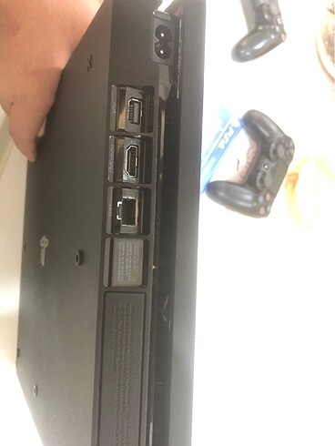  Beden PlayStation 4Slim kasa 500 gb +1 adet orjinal kol(toplam 2 adet 