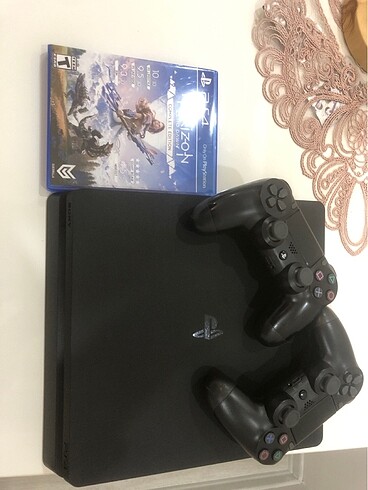 PlayStation 4Slim kasa 500 gb +1 adet orjinal kol(toplam 2 adet 