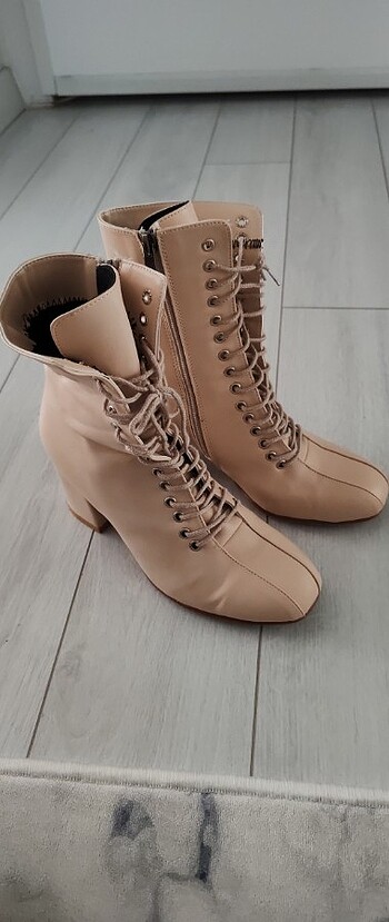 Zara Topuklu bot