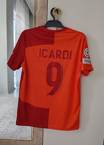 s Beden kırmızı Renk Galatasaray Forma