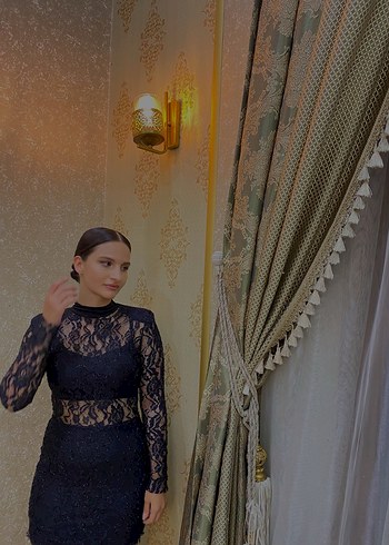 Siyah Dantel Detaylı Uzun Kollu Mini Elbise
