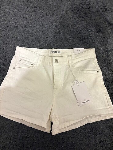 pull bear kot şort etiketli