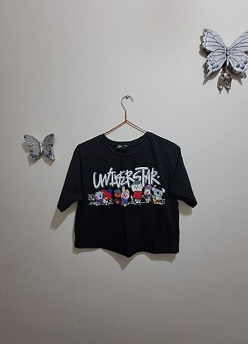 Siyah crop BTS tişört