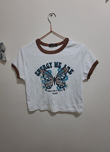 Beyaz kelebek desenli crop
