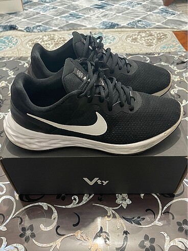 42 Beden Nike orijinal spor ayakkabı