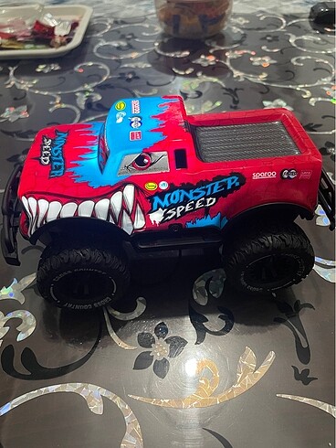 Offroad seri kumandalı araba