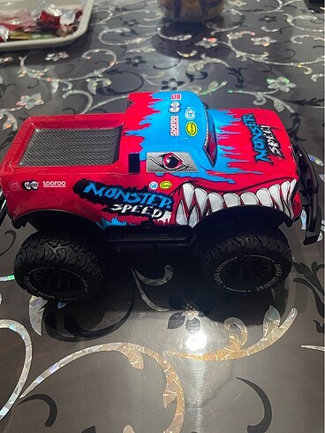 Beden Renk Offroad seri kumandalı araba