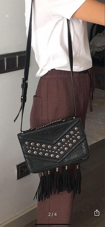 Zara Twist canta