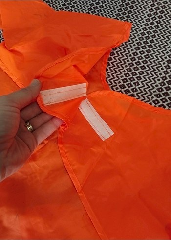 Parlak Turuncu Bebek Önlüğü - Görsel 3