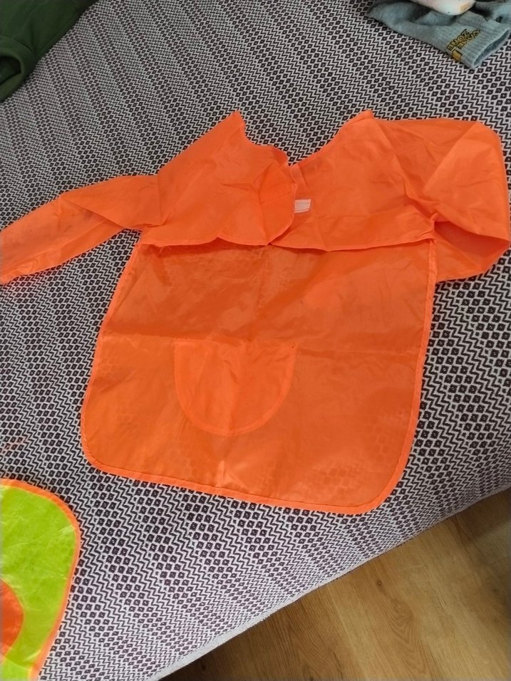 Parlak Turuncu Bebek Önlüğü - Görsel 2