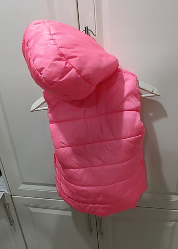 LCW 9-10 yaş Kız Çocuk Kapüşonlu Pembe Şişme Yelek - Görsel 6