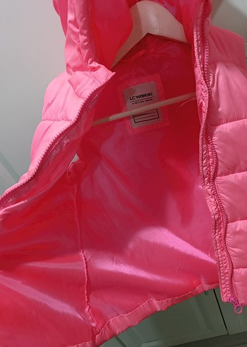 LCW 9-10 yaş Kız Çocuk Kapüşonlu Pembe Şişme Yelek - Görsel 5