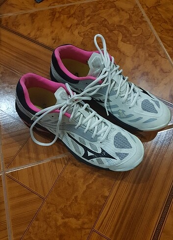 Mizu Mizuno voleybol ayakkabısı 
