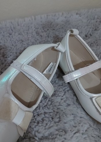 Kız Çocuk Beyaz Tokalı Babet - Görsel 2