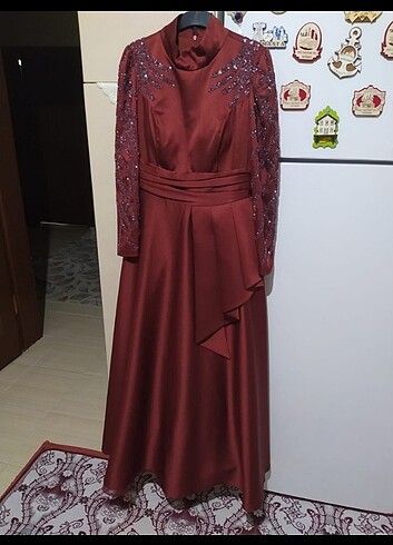 40 Beden çeşitli Renk Tesettür abiye nişanda 4saat giyilmistir 40beden taba rengi kuru